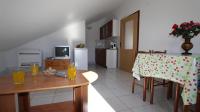 Kuchnia lub aneks kuchenny w obiekcie Apartments Ravlic