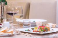 Jídlo v hotelu nebo okolí