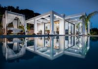 Bazén v ubytovaní Horizon luxury villa alebo v jeho blízkosti