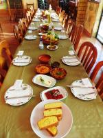 Jedlo v ubytovaní bed & breakfast alebo blízkom okolí