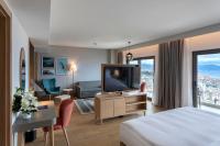 A television and/or entertainment centre at Radisson Blu Hotel Trabzon