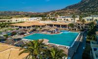Bazén v ubytovaní Akti Beach Club alebo v jeho blízkosti