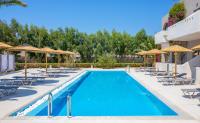 Bazén v ubytovaní Akti Beach Club alebo v jeho blízkosti