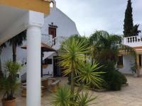 Vonkajšia záhrada v ubytovaní Spacious Villa in Conil de Frontera with Private Pool