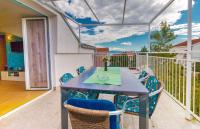 Balkón alebo terasa v ubytovaní Spacious apartment with terrace and sea view in Jadranovo
