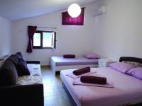 Posteľ alebo postele v izbe v ubytovaní Holiday Home in Starigrad Paklenica