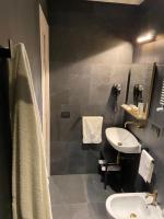 Kúpeľňa v ubytovaní 5-Rooms Apartment
