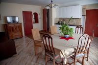 Kuchyňa alebo kuchynka v ubytovaní Apartamenty w Starym Kinie