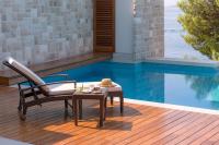 Bazén v ubytovaní Luxury Seafront Villa Brela Pride with private heated pool at the beach in Brela - Baska Voda alebo v jeho blízkosti