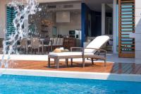 Bazén v ubytovaní Luxury Seafront Villa Brela Pride with private heated pool at the beach in Brela - Baska Voda alebo v jeho blízkosti