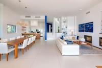 Posedenie v ubytovaní Luxury Seafront Villa Brela Pride with private heated pool at the beach in Brela - Baska Voda