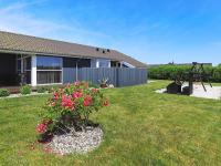 Zahrada ubytování Three-Bedroom Holiday home in Otterup 4