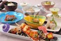 ホテルの敷地内または近くでの食事または食べ物