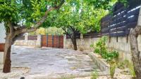 Zahrada ubytování Family House with Pool in Kritou Tera