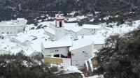 Spacious Villa in Benaocaz with Mountain and Pool Views v zimě