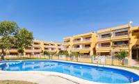 Bazén v ubytovaní Apartment Francesca Beach with Pool in Playa de Alcudia alebo v jeho blízkosti