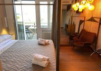 Posteľ alebo postele v izbe v ubytovaní 5-Rooms Apartment