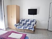 TV a/nebo společenská místnost v ubytování Apartment in Starigrad-Paklenica 6859