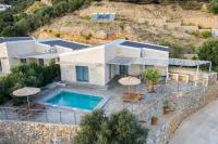 Bazén v ubytovaní Pyrgos Plakias alebo v jeho blízkosti