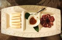 ホテルの敷地内または近くでの食事または食べ物