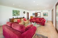 Posezení v ubytování Owl Booking Villa Siquier - Luxury Retreat with Mountain Views