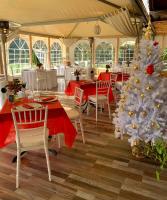 A restaurant or other place to eat at Agriturismo Le Grotte