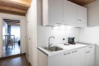 Kuchyňa alebo kuchynka v ubytovaní Stay COOPER l Goethe Guesthouse