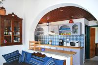 Kuchyňa alebo kuchynka v ubytovaní Picturesque Villa in Limnos + Enclosed Garden + Sea View