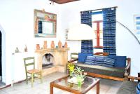 Posedenie v ubytovaní Picturesque Villa in Limnos + Enclosed Garden + Sea View