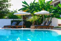 Bazén v ubytování Aquarius Beach Hotel nebo v jeho okolí