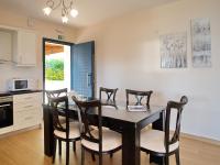 Kuchyňa alebo kuchynka v ubytovaní Villa Anna Maria Rock Beach Pure Luxury