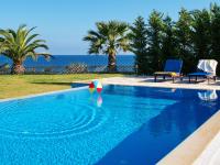 Bazén v ubytovaní Villa Anna Maria Rock Beach Pure Luxury alebo v jeho blízkosti