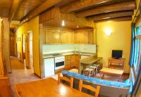 Kuchyň nebo kuchyňský kout v ubytování Camping Bungalows La Borda del Pubill
