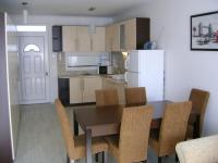 Kuchyňa alebo kuchynka v ubytovaní Elizabeth apartman Siófok