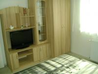 Televízia a/alebo spoločenská miestnosť v ubytovaní Elizabeth apartman Siófok