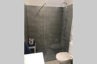 Kúpeľňa v ubytovaní Mar&Mar, apartamento con solárium y piscina