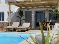 Bazén v ubytovaní Villa Ypsilon Naxos - luxury holiday house with amazing sea view & private pool alebo v jeho blízkosti