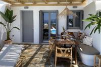 Posedenie v ubytovaní Villa Ypsilon Naxos - luxury holiday house with amazing sea view & private pool