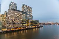 Дискавери апарт. Лондон район Канари Ворф. Banyan Wharf (Лондон, Великобритания). Dock East Лондон. Район Канари Уорф фото.
