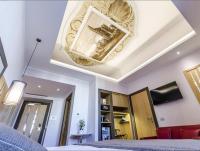 A television and/or entertainment centre at Vibe Nazionale