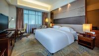 Crowne Plaza Foshan by IHG - Canton Fair free shuttle busにあるテレビまたはエンターテインメントセンター