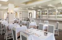 A restaurant or other place to eat at H10 Rubicón Horizons Collection