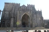 A local landmark close to a hosteleket