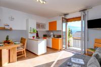 A kitchen or kitchenette at La Portella - Gardagate