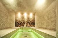 Basen w obiekcie Hotel Theresia lub w pobliżu