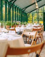 En restaurant eller et andet spisested på Ramme Fjordhotell - Unike Hoteller