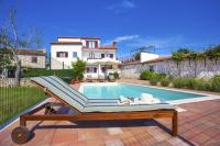Bazén v ubytovaní Holiday home Elvis, village Kujići alebo v jeho blízkosti
