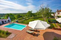 Bazén v ubytovaní Holiday home Elvis, village Kujići alebo v jeho blízkosti