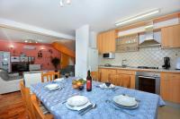 Kuchyň nebo kuchyňský kout v ubytování Holiday Home Nevenka