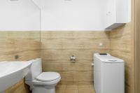 Łazienka w obiekcie Sleepway Apartments - Garbary 95-78
